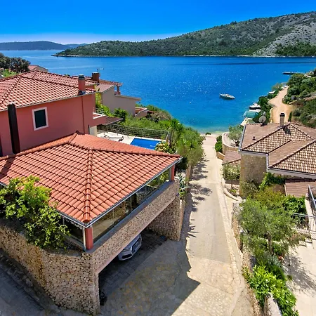 Beachfront Angelina Villa Vinisce