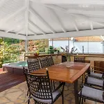 Beachfront Angelina Vila