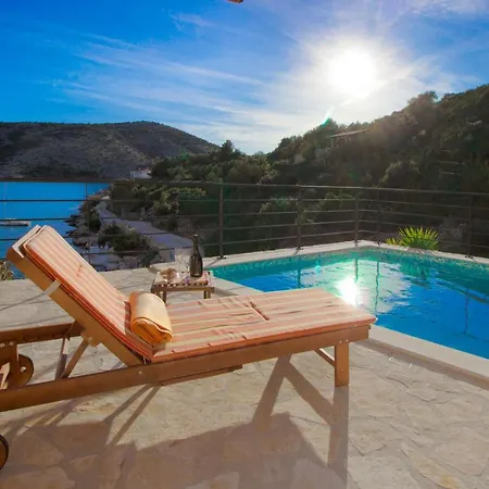 Beachfront Angelina * Vinišće