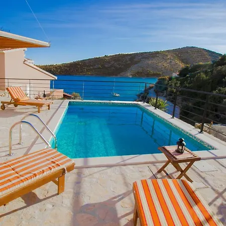 Villa Beachfront Angelina Vinisce