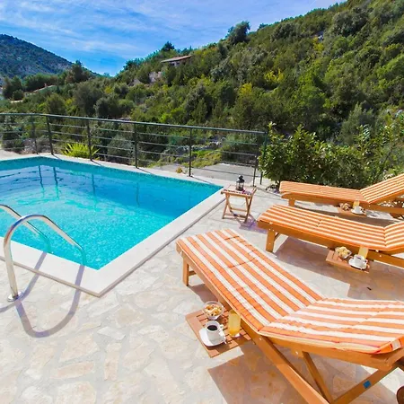 Beachfront Angelina Villa Vinisce