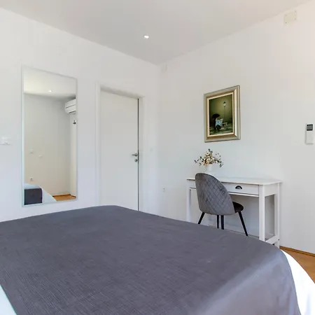 Beachfront Angelina *