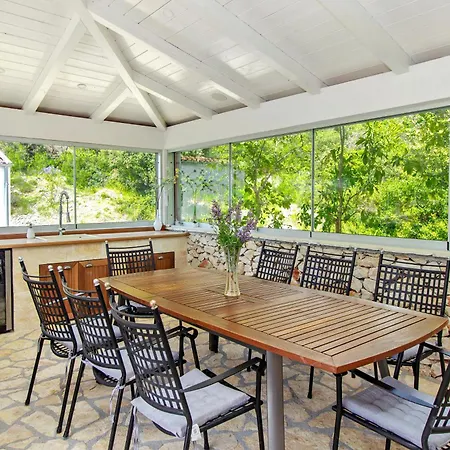 Beachfront Angelina *