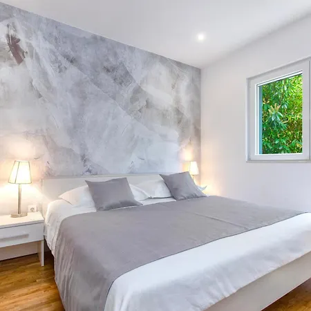 Beachfront Angelina Vinišće