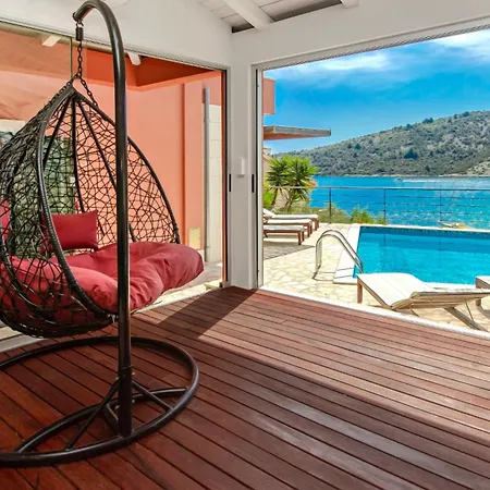 Villa Beachfront Angelina Vinisce