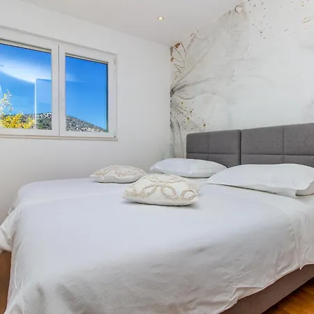 Beachfront Angelina * Vinišće