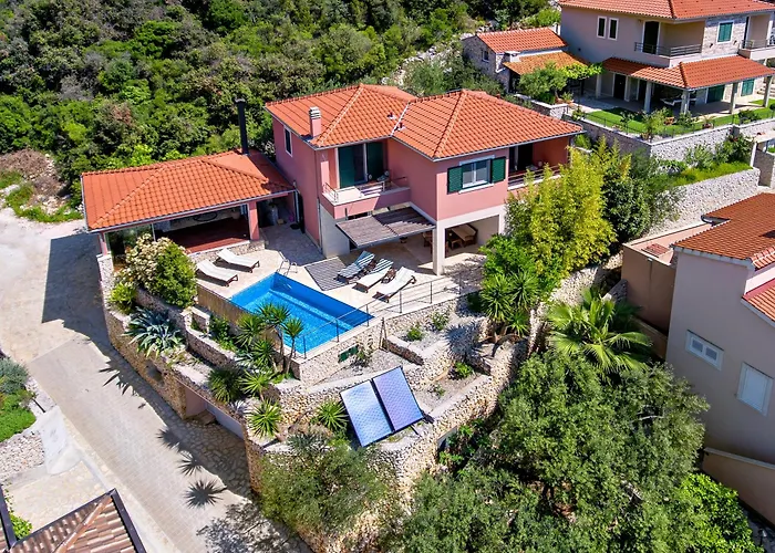 Beachfront Angelina Villa *